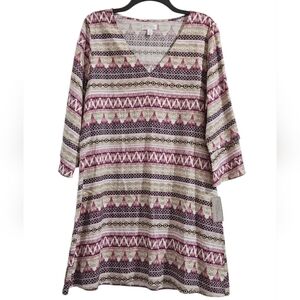 Morgan Taylor loose-fitting dress with a V-neckline and three-quarter sleeves.